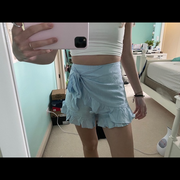 princess polly shorts - Picture 3 of 4